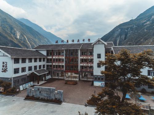 汶川十年 心系教育 致开云棋牌注册就送的两封信